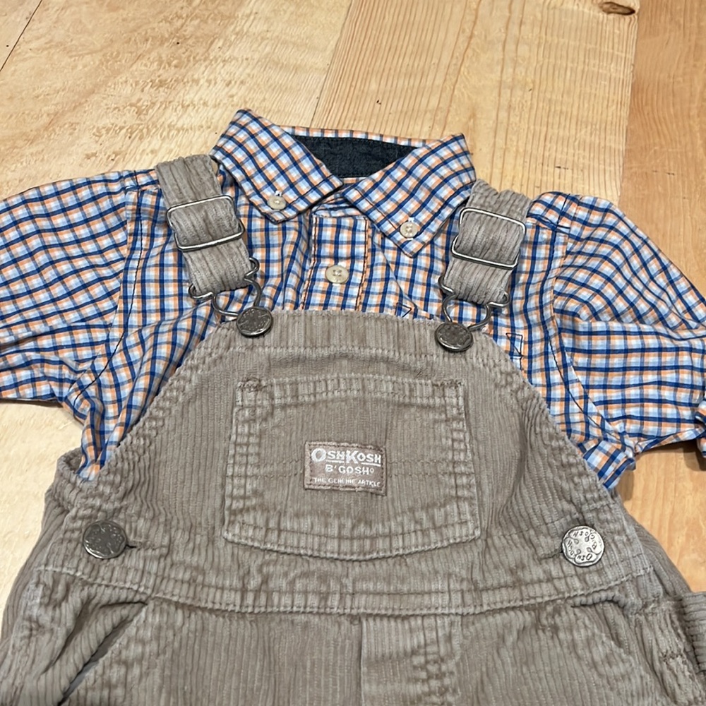 💚 NWT - The Cutest OshKosh Overall Outfit!
